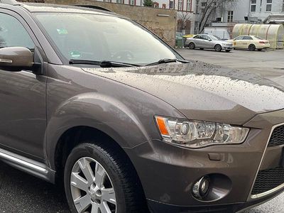 Gebraucht Mitsubishi Outlander Instyle 115 PS (84 kW) 2010 Braun SUV