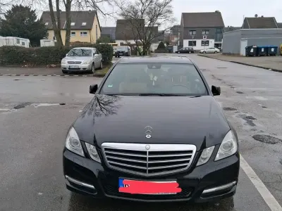 Gebraucht Mercedes E350 265 PS (194 kW) 2011 Schwarz Limousine
