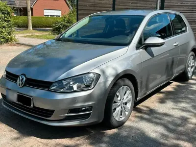 Gebraucht VW Golf VII 105 PS (77 kW) 2013 Grau Limousine