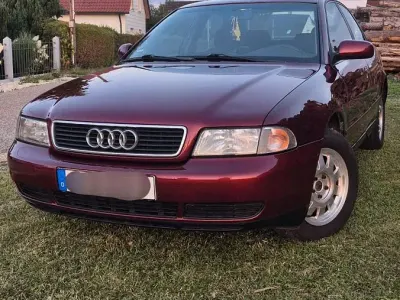 Gebraucht Audi A4 101 PS (74 kW) 1998 Rot Limousine