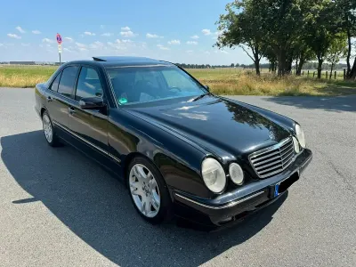 Gebraucht Mercedes E200 Avantgarde 163 PS (119 kW) 2001 Schwarz Limousine