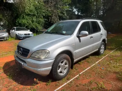 Gebraucht Mercedes ML270 163 PS (119 kW) 2003 Grau SUV