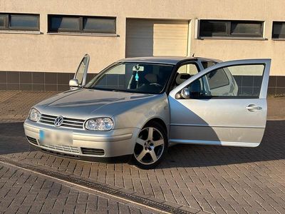 Gebraucht VW Golf IV 131 PS (96 kW) 2001 Silber Kleinwagen