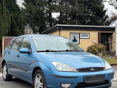 Gebraucht Ford Focus 101 PS (74 kW) 2002 Blau Kleinwagen