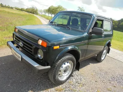Usata Lada niva 83 CV (61 kW) 2020 Verde SUV