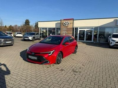 Rot Gebraucht 2023 Toyota Corolla Team Limousine | 23.850 € (Guter Preis)