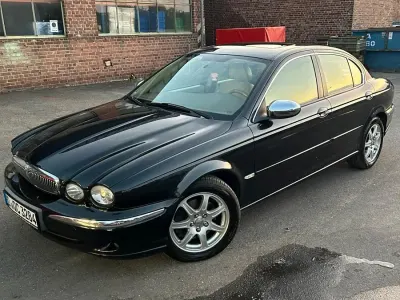 Używany Jaguar XF 155 KM (114 kW) 2006 Czarny Sedan/Limuzyna