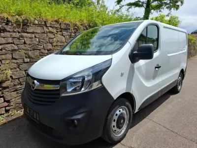 Gebraucht Opel Vivaro 121 PS (88 kW) 2019 Weiss Van / Kleinbus