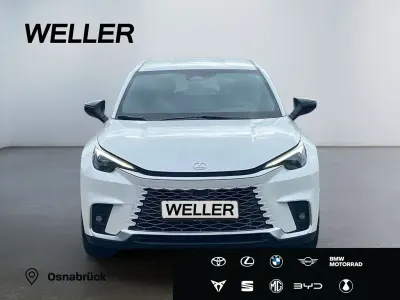 Neu Lexus LBX 136 PS (100 kW) 2026 Titaniumweiss SUV