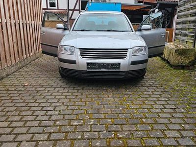 Gebraucht VW Passat 131 PS (96 kW) 2001 Silber Limousine