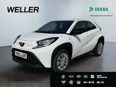 Neu Toyota Aygo X Business Edition 72 PS (52 kW) 2025 Weiss SUV