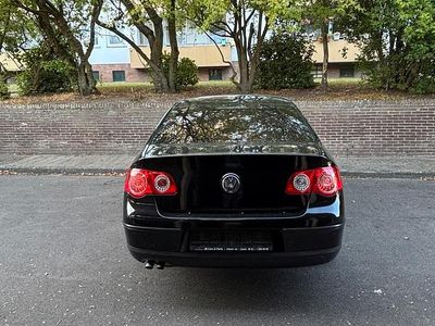 Schwarz Gebraucht 2008 VW Passat Limousine | 2.800 € (Fairer Preis)