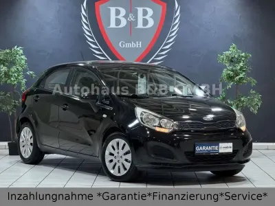 Gebraucht Kia Rio Edition 7 75 PS (55 kW) 2012 Aurora black Kleinwagen