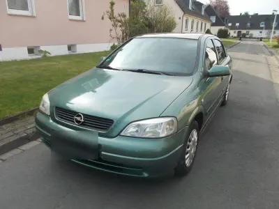Używany Opel Astra 101 KM (74 kW) 2000 Zielony Sedan/Limuzyna