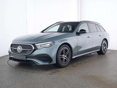 Metalliclack verdesilber Gebraucht 2025 Mercedes E300 AMG Kombi | 63.630 € (Fairer Preis)