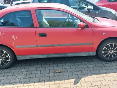 Gebraucht Opel Astra 84 PS (61 kW) 2000 Rot Limousine