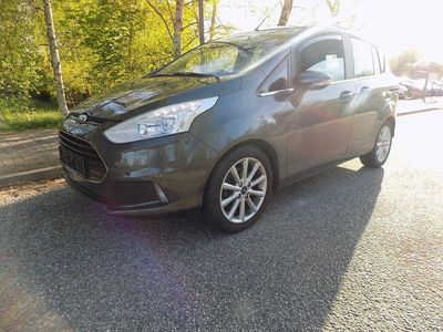 Usata Ford B-MAX Titanium 105 CV (77 kW) 2015 Grigio Monovolume