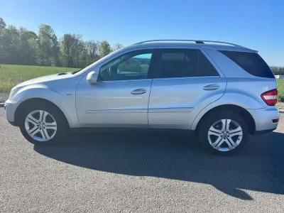 Gebraucht Mercedes ML350 211 PS (155 kW) 2010 Silber SUV