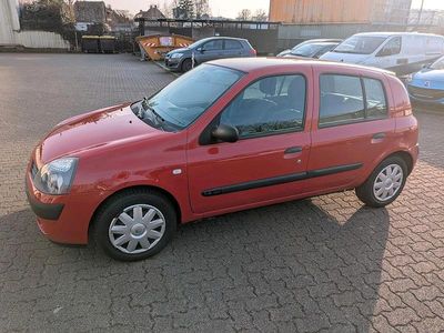 Gebraucht Renault Clio II 100 PS (73 kW) 2004 Rot Kleinwagen