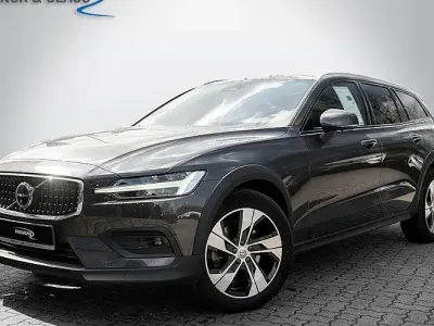 Brugt Volvo V60 CC Plus 197 HK (144 kW) 2023 Grå Stationcar