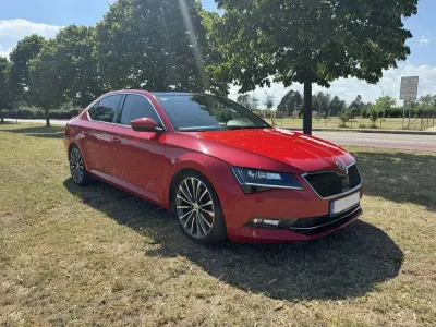 Gebraucht Skoda Superb LAURIN & KLEMENT 280 PS (205 kW) 2016 Rot Limousine