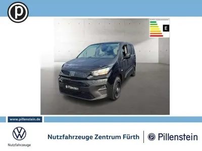 Neu Fiat Doblò 102 PS (75 kW) 2025 Schwarz Van / Kleinbus