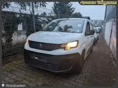 Gebraucht Peugeot Partner 132 PS (97 kW) 2020 Lack weiss banquise/typ aussenve Van / Kleinbus