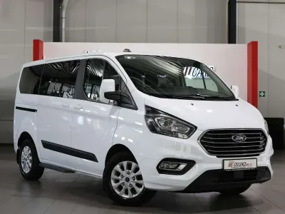 Usata Ford Tourneo 131 CV (96 kW) 2023 Bianco Monovolume