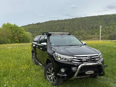 Używany Toyota HiLux 150 KM (110 kW) 2017 Czarny Pickup