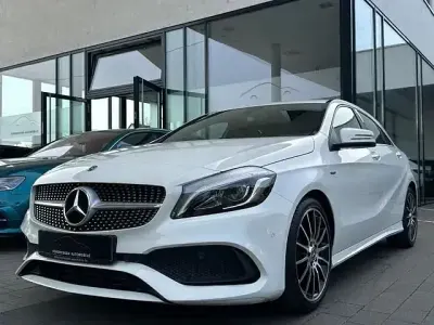 Gebraucht Mercedes A180 AMG line 122 PS (89 kW) 2017 Weiß Limousine