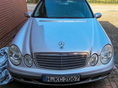 Gebraucht Mercedes 220 150 PS (110 kW) 2005 Silber Kombi