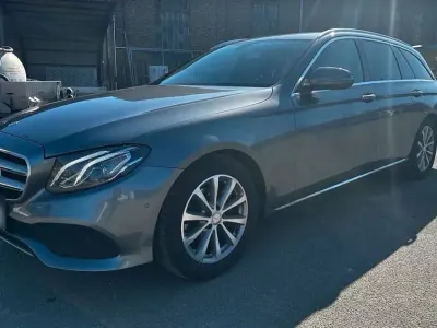 Gebraucht Mercedes E220 Avantgarde 194 PS (142 kW) 2017 Grau Limousine
