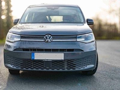 Gebraucht VW Caddy Maxi Style 116 PS (85 kW) 2024 Grau Van / Kleinbus