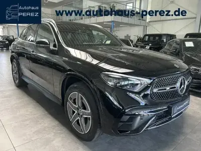 Gebraucht Mercedes GLC300e Premium 204 PS (150 kW) 2023 Schwarz SUV