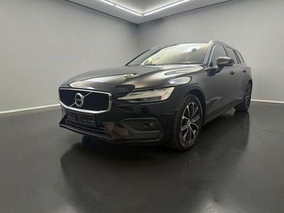 Gebraucht Volvo V60 Momentum 197 PS (144 kW) 2020 Schwarz Kombi
