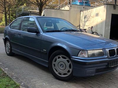 Gebraucht BMW 316 105 PS (77 kW) 2000 Violet Limousine