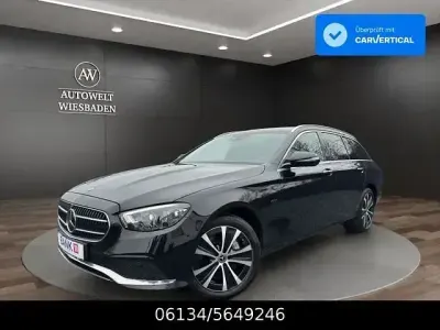 Gebraucht Mercedes E300 122 PS (89 kW) 2020 Schwarz Limousine