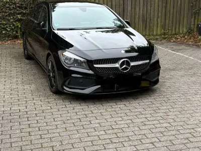 Gebraucht Mercedes CLA200 Shooting Brake AMG 156 PS (114 kW) 2016 Schwarz Kombi