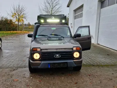 Gebraucht Lada Urban 83 PS (61 kW) 2019 Braun SUV
