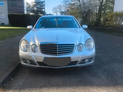 Gebraucht Mercedes E220 Avantgarde 170 PS (125 kW) 2006 Silber Limousine