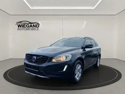 Używany Volvo V60 CC Pro 150 KM (110 kW) 2017 Czarny Kombi