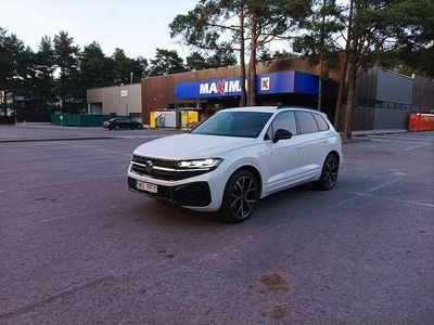 Gebraucht VW Touareg R-line 286 PS (210 kW) 2024 Weiß SUV