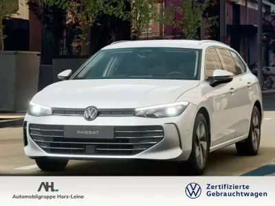 Gebraucht VW Passat Business 150 PS (110 kW) 2025 Oryxweiß perlmutteffekt Kombi