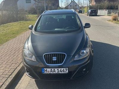 Second-hand Seat Altea XL 125 CP (91 kW) 2010 Gri Monovolum