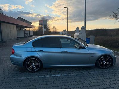 Gebraucht BMW 318 143 PS (105 kW) 2009 Blau Limousine