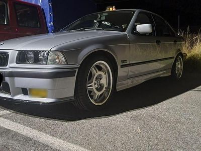 Second-hand BMW 328 193 CP (141 kW) 1995 Argintiu Berlinǎ