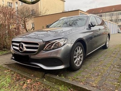 Gebraucht Mercedes E220 194 PS (142 kW) 2018 Grau Kombi