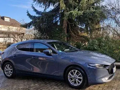 Używany Mazda 3 Edition 179 KM (131 kW) 2021 Szary Sedan/Limuzyna