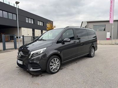 Grau Gebraucht 2022 Mercedes V300 Avantgarde Edition Van / Kleinbus | 62.999 € (Etwas zu teuer)