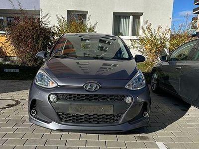 Gebraucht Hyundai i10 YES! 67 PS (49 kW) 2017 Grau Kleinwagen